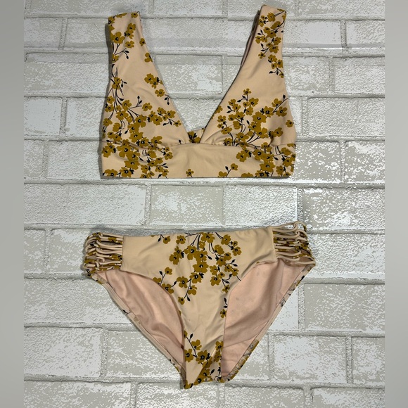 Billabong Other - Billabong Floral Bikini Set